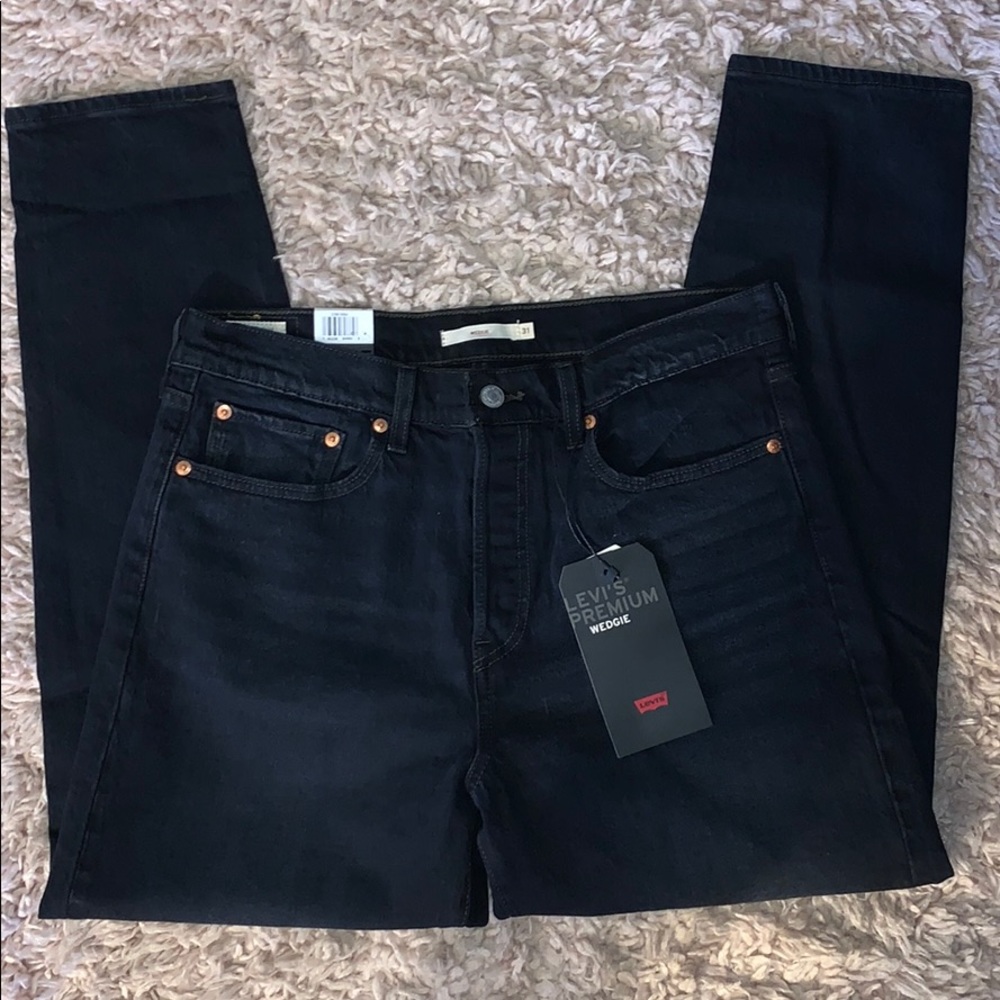 LEVIS Black Wedgie Fit size 31